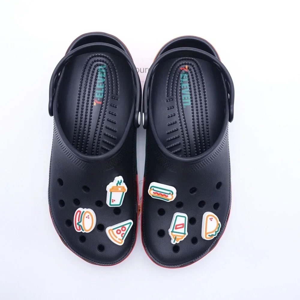 NEW Crocs x 7Eleven Classic Clogs 208272-001 Black/Orange - Picture 4 of 7